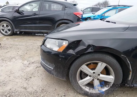 2012 Volkswagen Passat 2.5L Se z USA, uszkodzony, nr VIN 1VWBP7A32CC025553